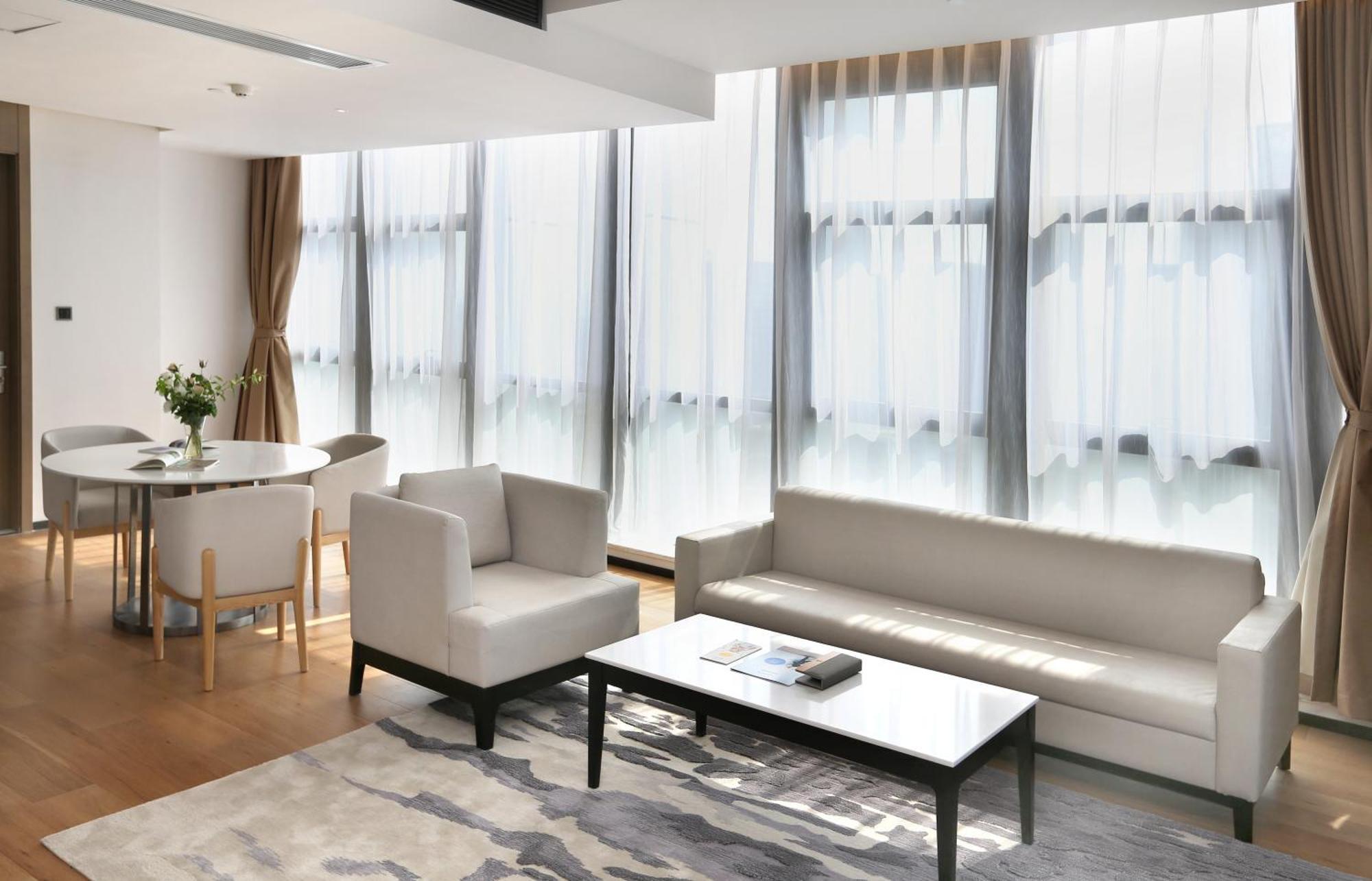 Novotel Deqing Bagian luar foto