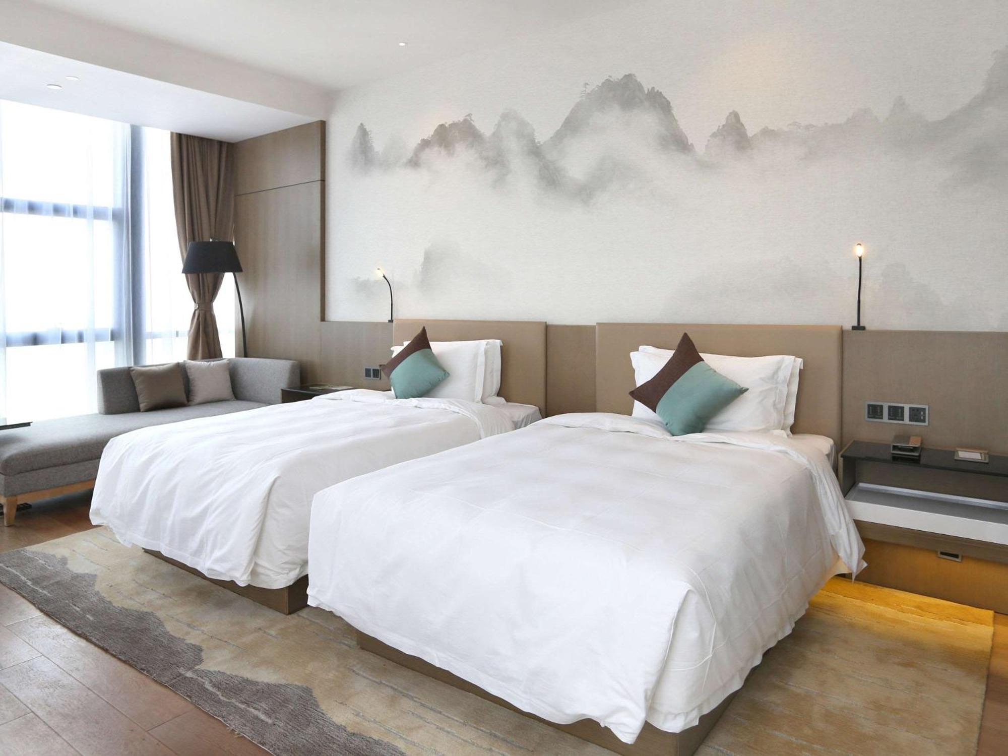Novotel Deqing Bagian luar foto