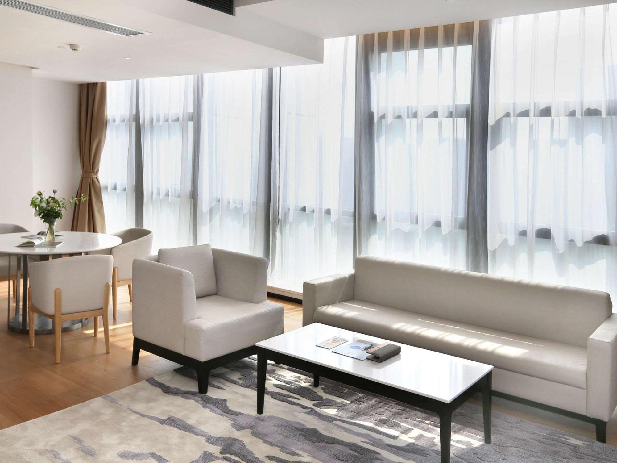 Novotel Deqing Bagian luar foto