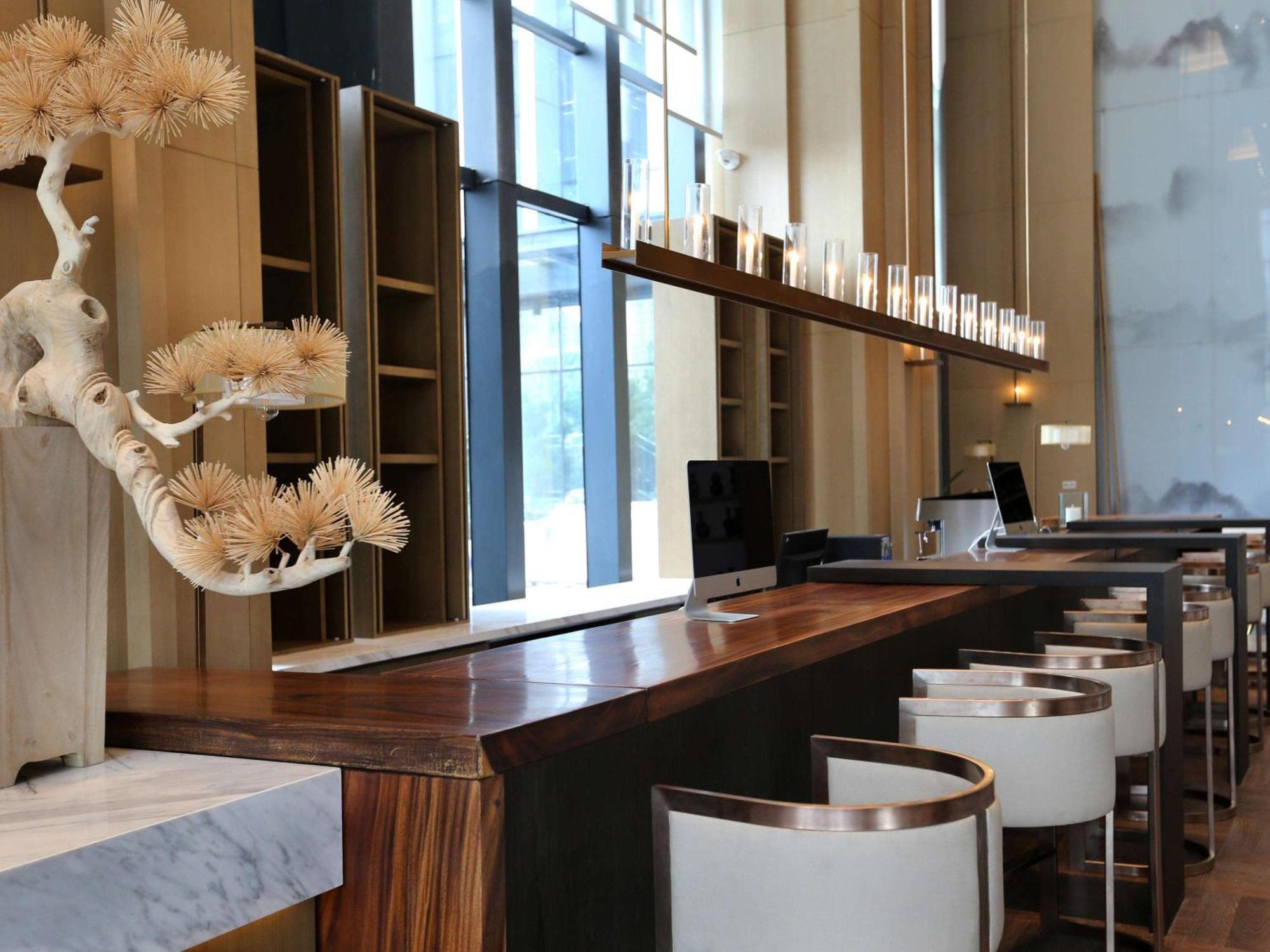 Novotel Deqing Bagian luar foto