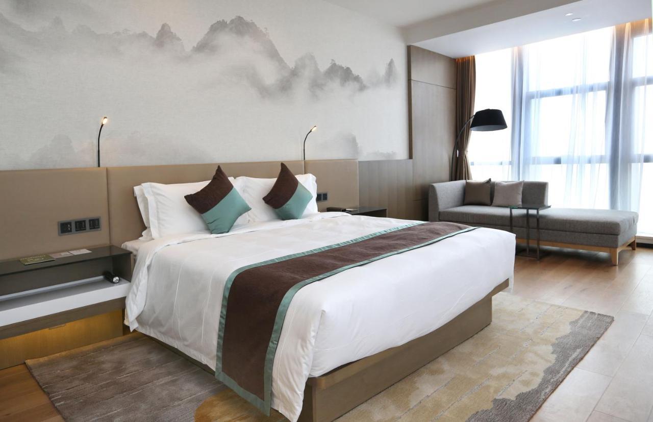 Novotel Deqing Bagian luar foto