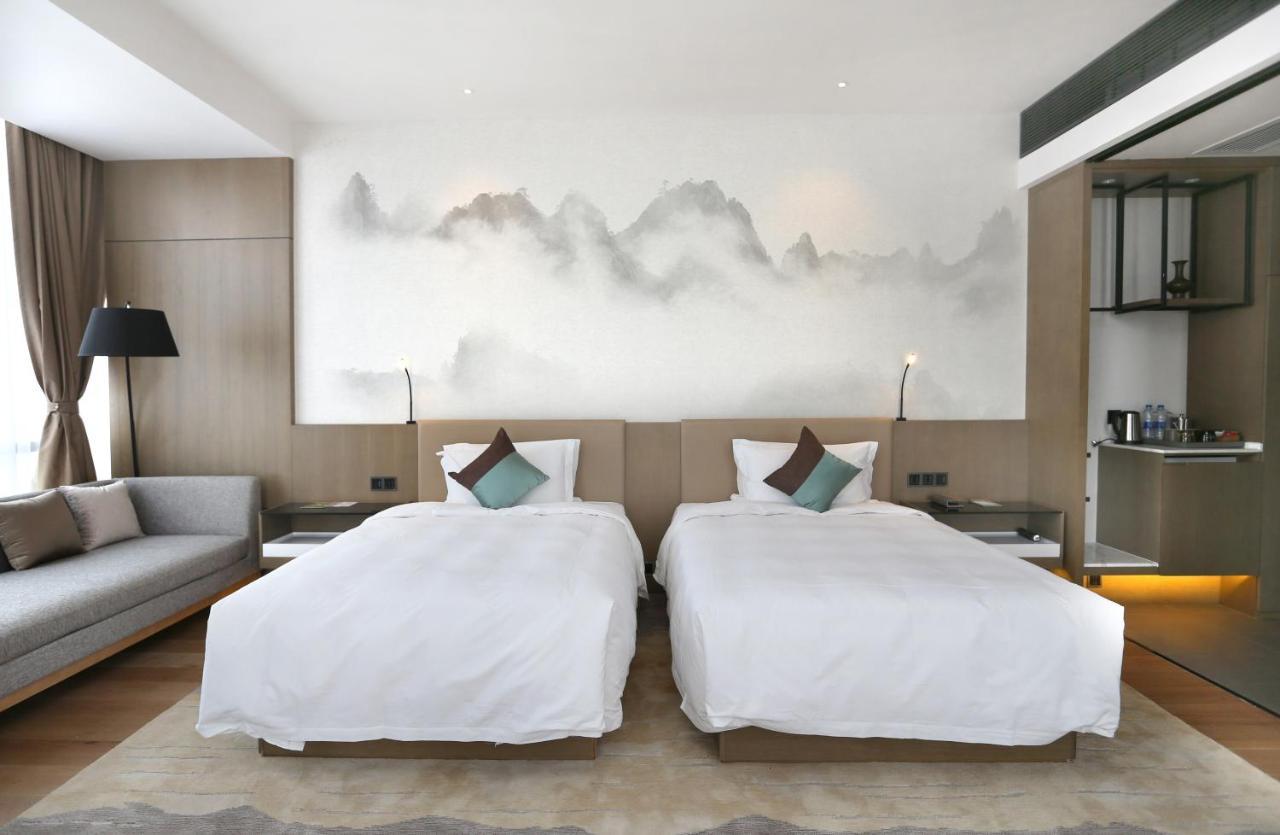 Novotel Deqing Bagian luar foto