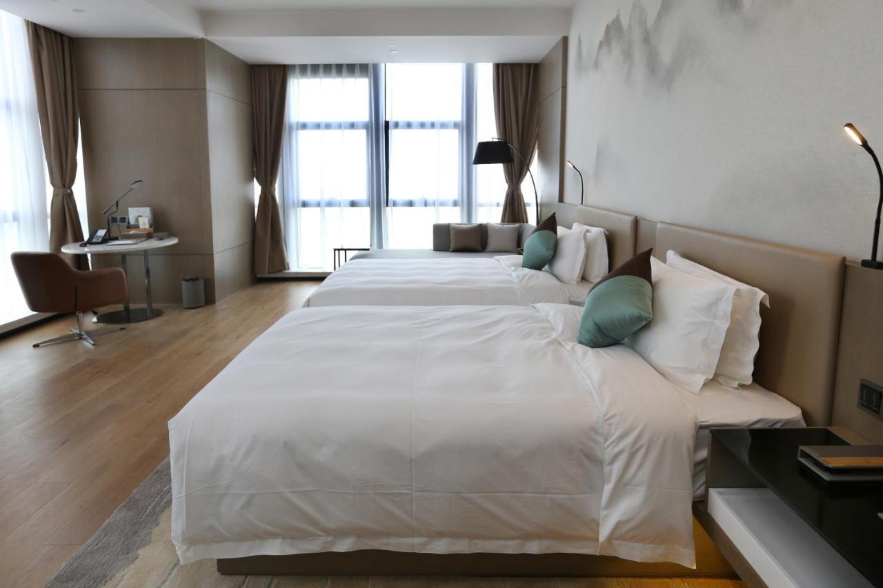 Novotel Deqing Bagian luar foto