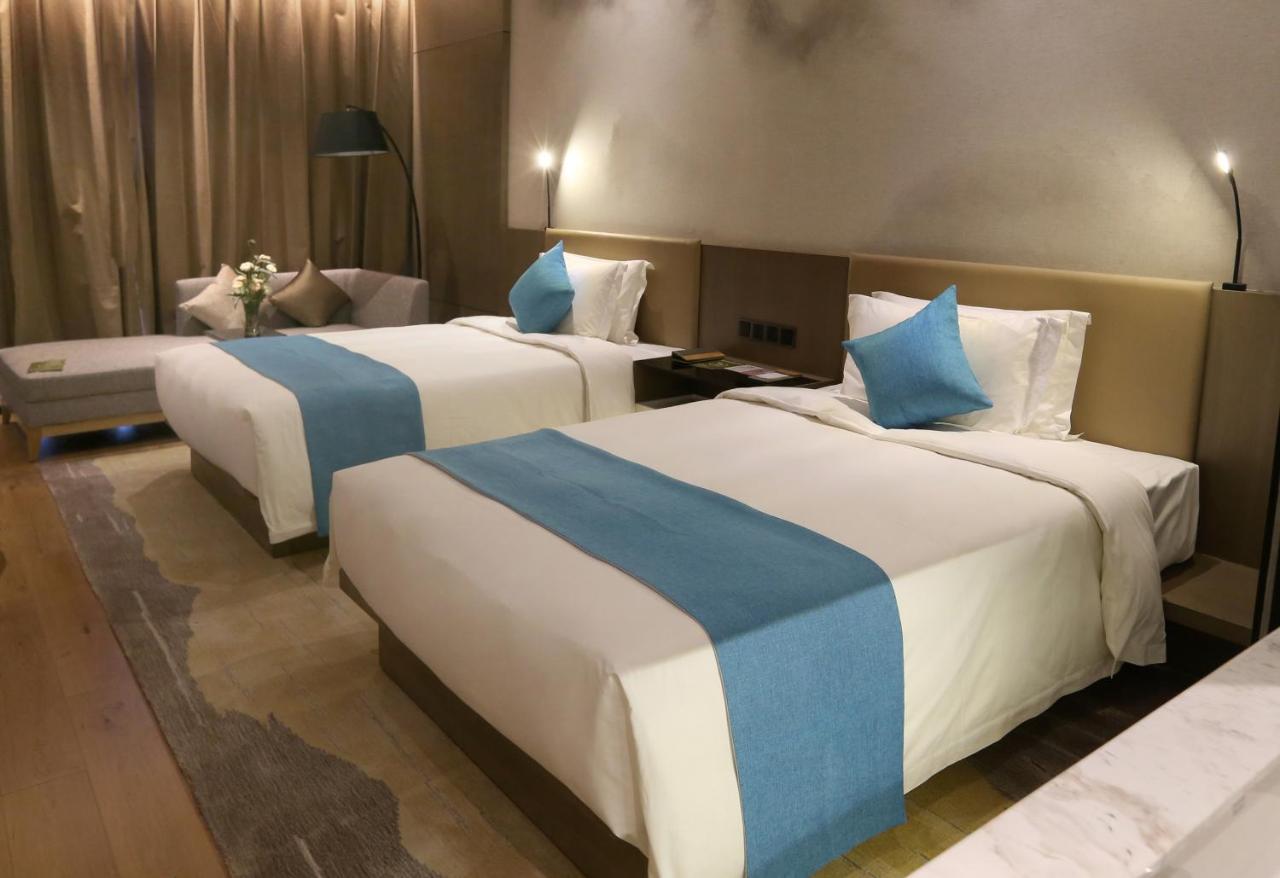 Novotel Deqing Bagian luar foto
