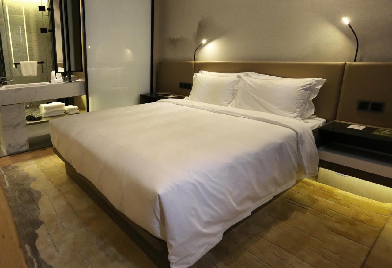 Novotel Deqing Bagian luar foto